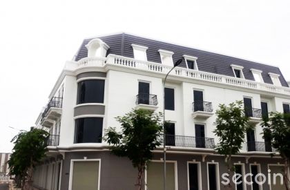 Ngói phẳng kiểu Pháp